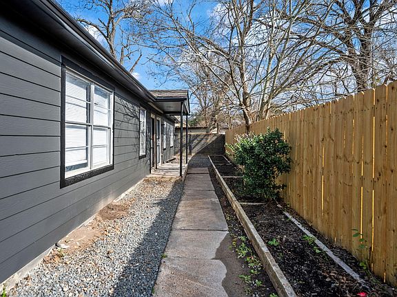 5th image of 3425 Nettleton St