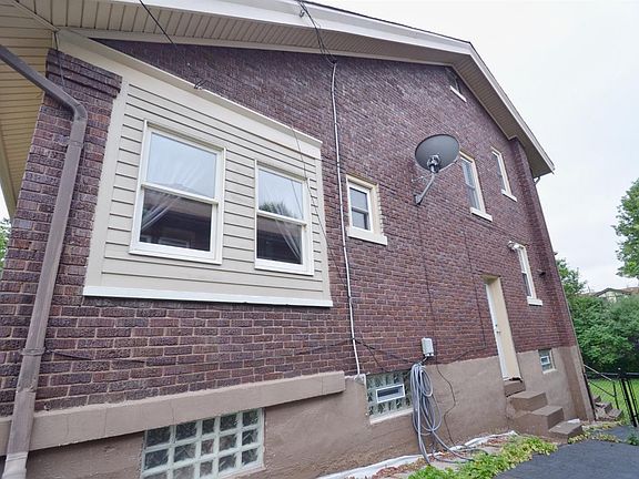 2nd image of 3523 Saint Martins Pl