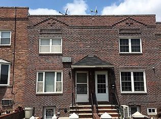 2040 28th St, Long Island City, NY 11105