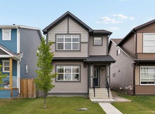 848 Chinook Gate Prado W, Airdrie, AB T4B5E1