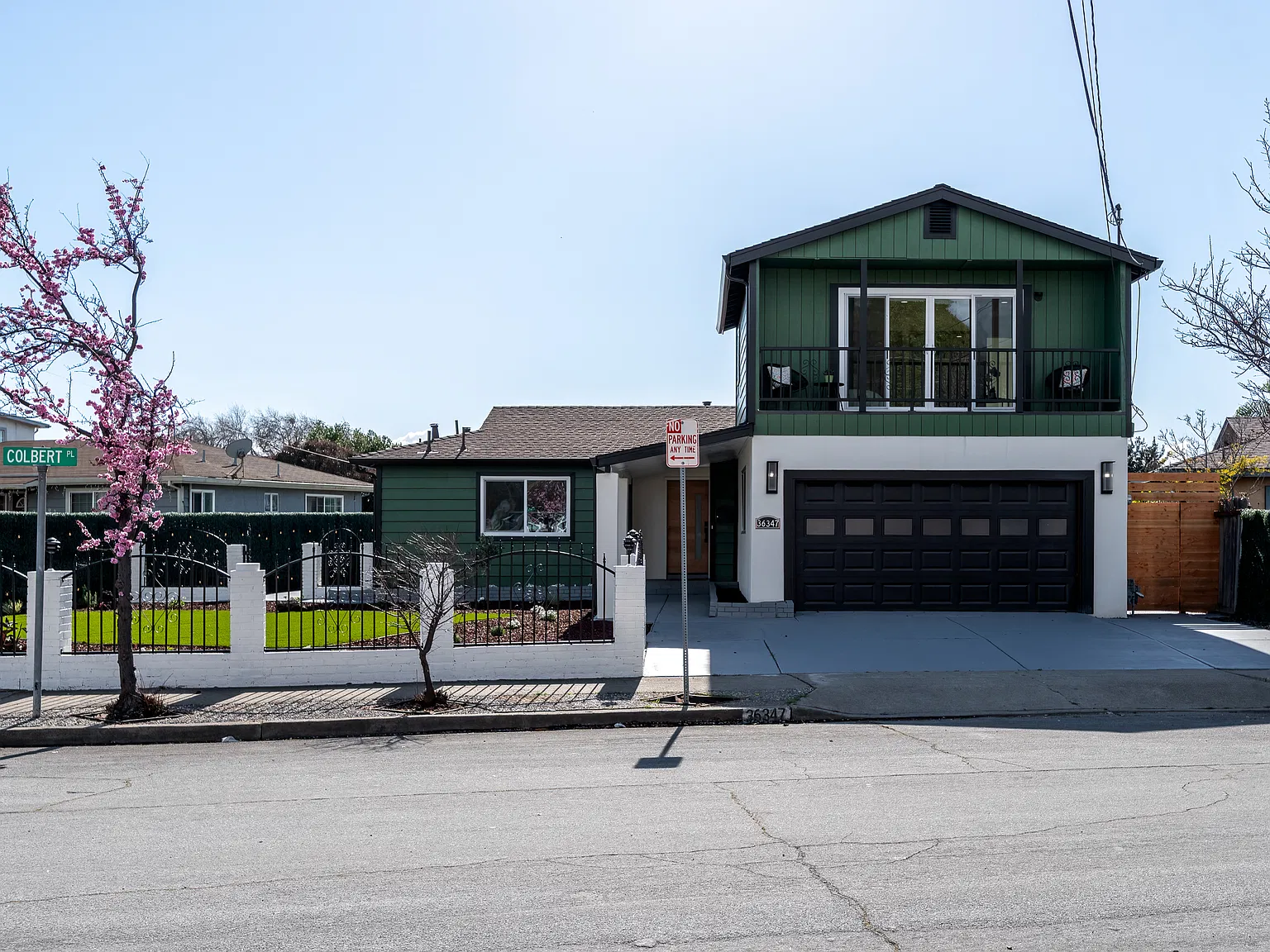 4 bed, 2133 sqft, $4,800 — Photo 1