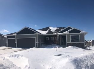 8605 S Quiet Oak Cir, Sioux Falls, SD 57108