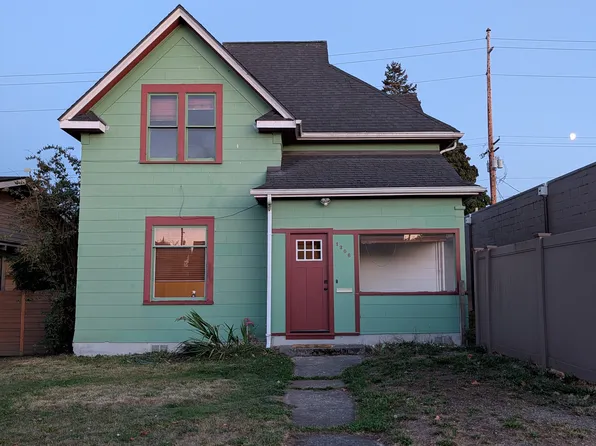 1306 N Garden St, Bellingham, WA 98225