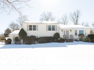 9 Sturbridge Dr W, Piscataway, NJ 08854