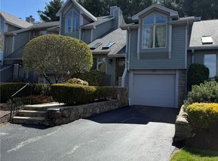 3 Shadowbrook Ln APT B, Smithfield, RI 02917