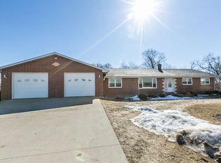 23070 Horseshoe Rd, Sherrill, IA 52073