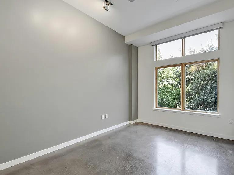 2124 E 6th St #202 — Photo 15