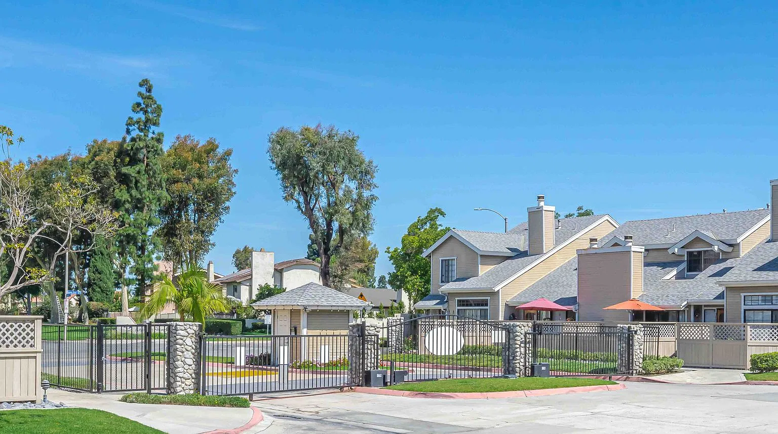 Gated 2BR Condo with Pool Views — Photo 2