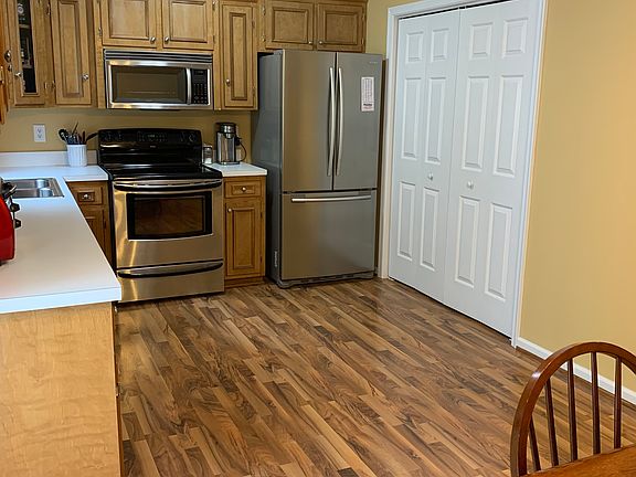 5th image of 160 Ivy Creek Ln Unit 103
