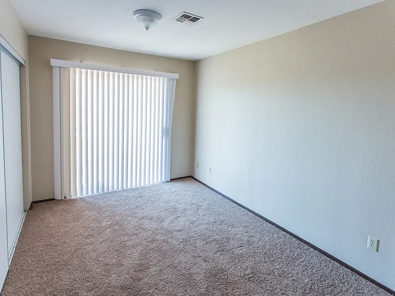 588 Sellers Pl — Photo 8