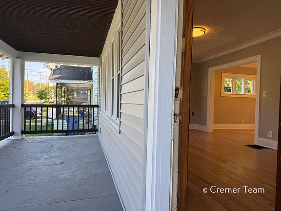 5th image of 1034 Hall St SE