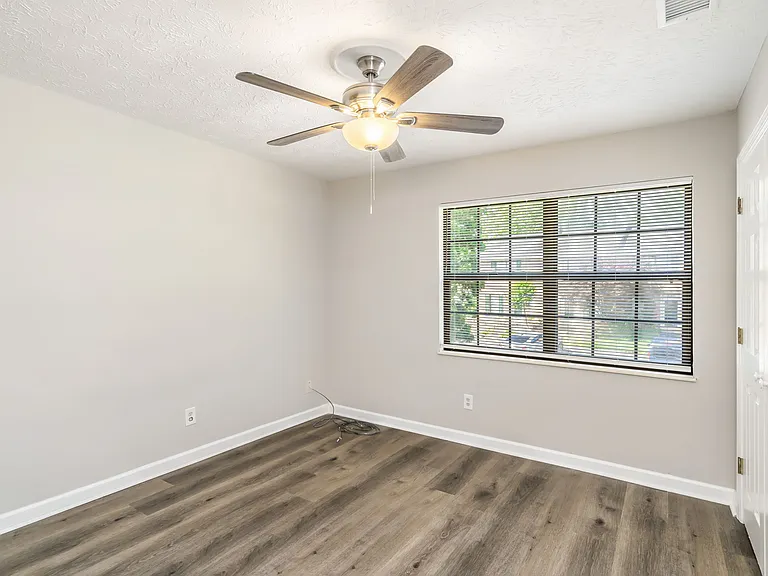 118 Ladbrook Ln #0 — Photo 19