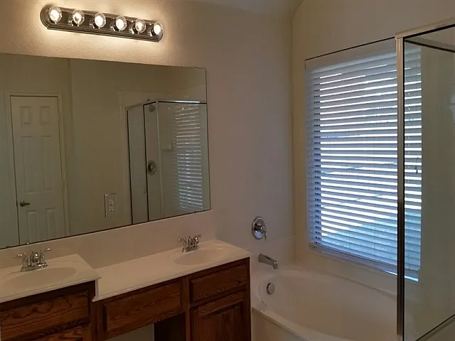 7501 Providence Dr — Photo 6