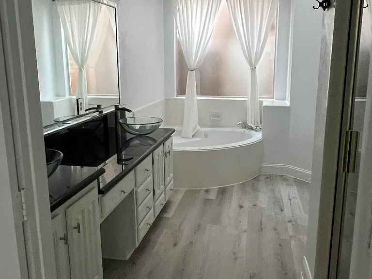 7717 Lakecrest Ct — Photo 23