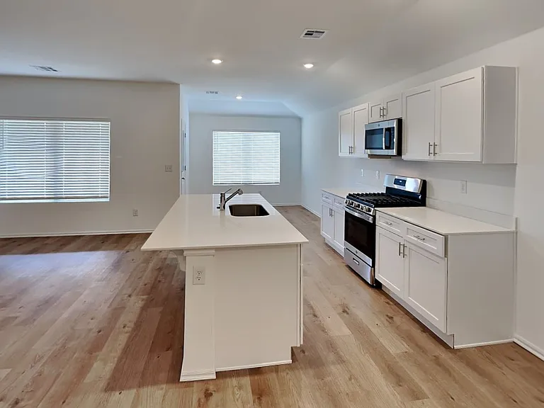 4000 Dutch Ln — Photo 7