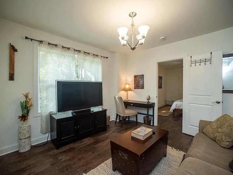28B Madeline Ave — Photo 17