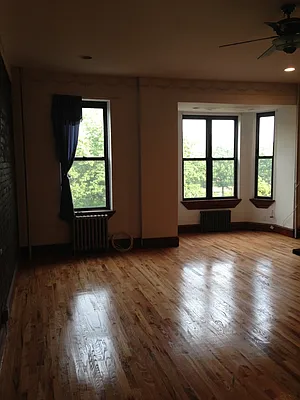 Rented by International Property Services LLC | media 50