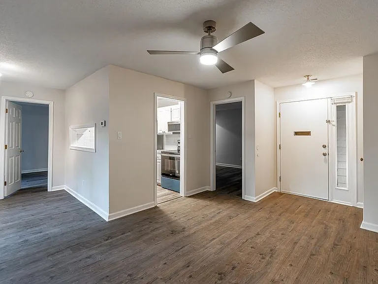 3219 Mill Run — Photo 4