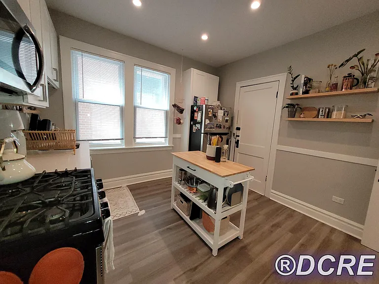 1714 N Wolcott Ave #2 — Photo 2