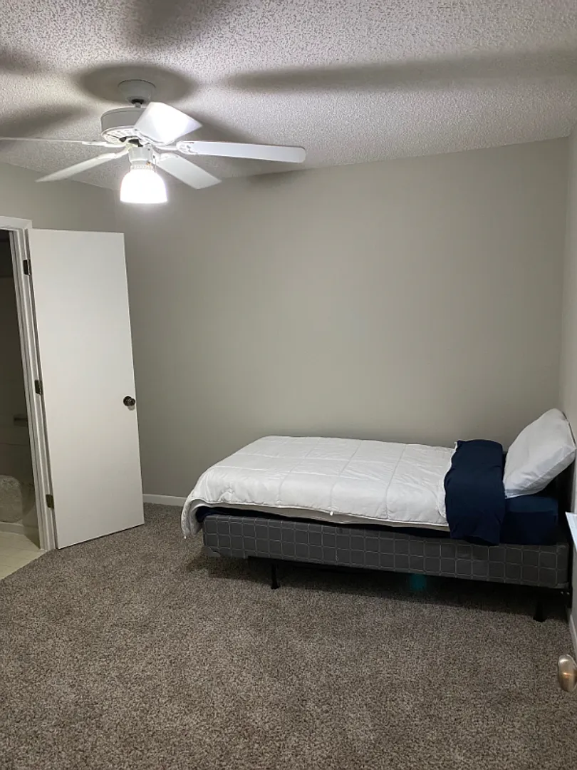 University Terrace Apt 210 — Photo 2