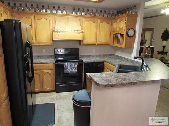 3rd image of 2713 Thomas Ln