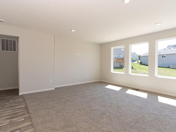 4th image of 12133 Farmer Dr