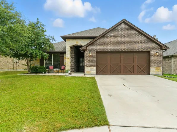 1629 Town Creek Cir, Weatherford, TX 76086