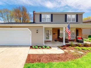 381 Cottonwood Ln, Naperville, IL 60540