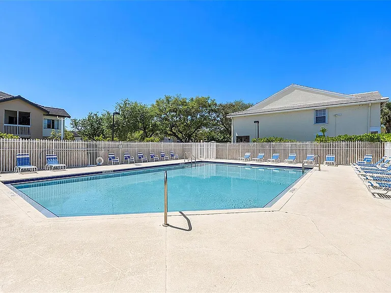 9914 NW 56th Pl — Photo 6