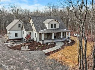 434 Summit Wooods Rd, Roaring Brook Township, PA 18444