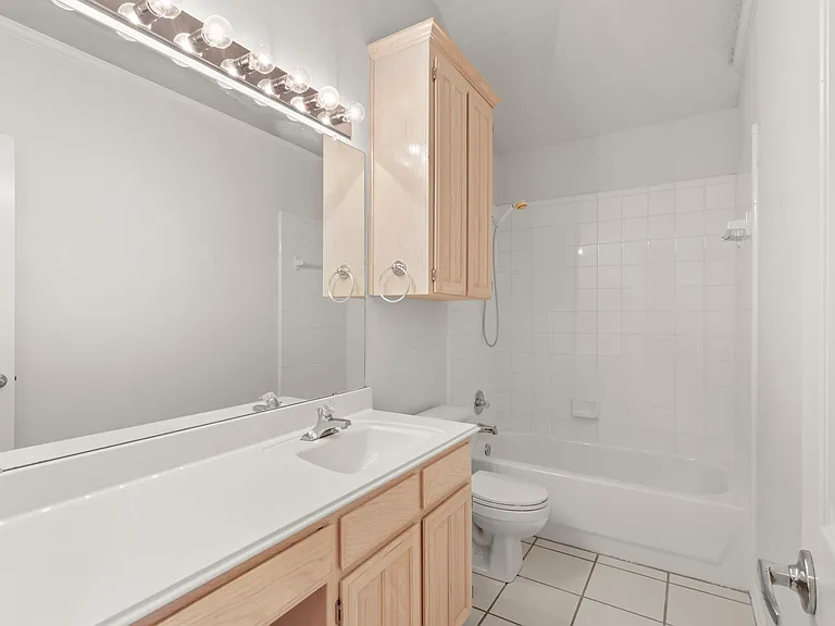 4820 Ashworth Ct — Photo 24