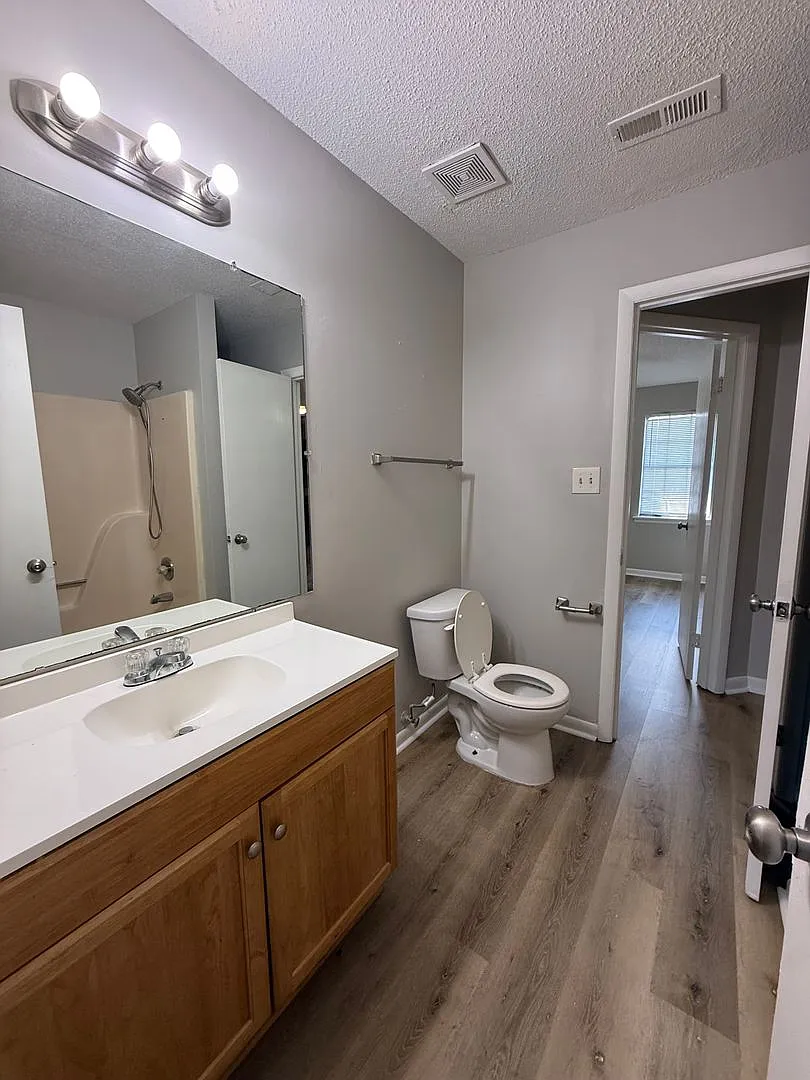 1201 North St SE — Photo 3
