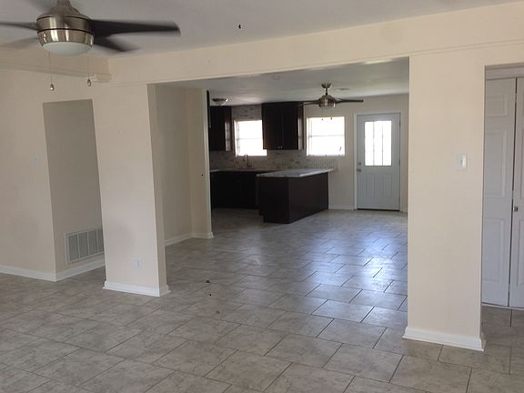 5th image of 4126 Macarthur Blvd