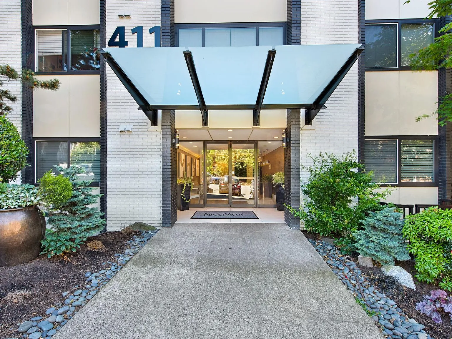 The Puget Vista Apartments — Photo 2