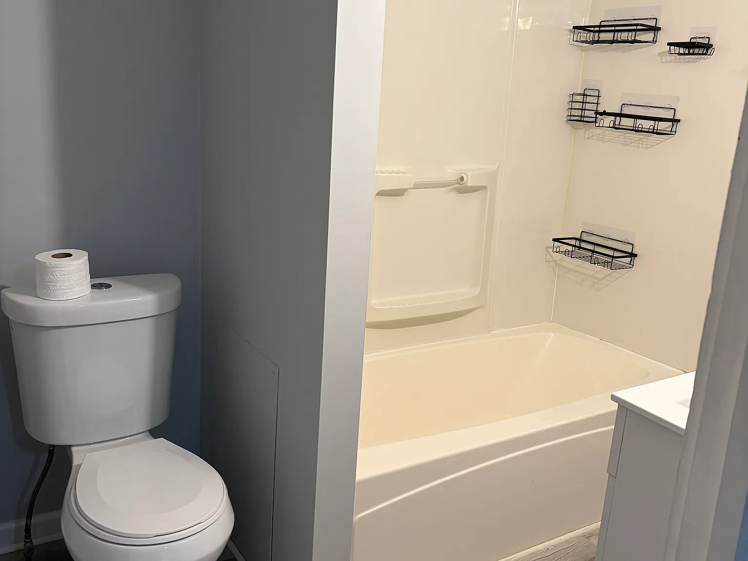 2 bed, 900 sqft, $1,100 — Photo 2