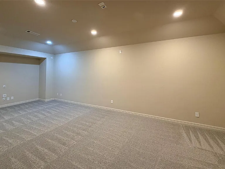 5423 Lachlan Springs Ln — Photo 29