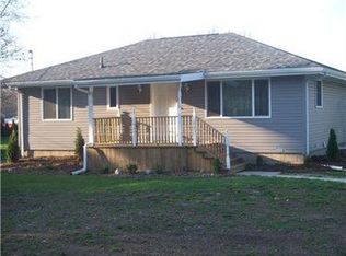 13 Chestnut St, West Middlesex, PA 16159