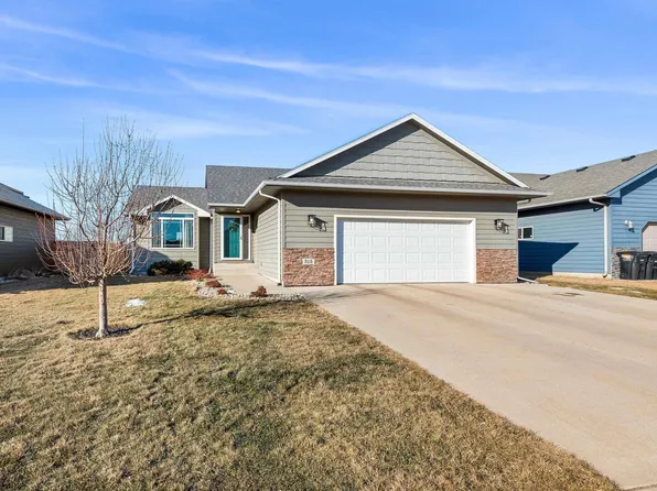 315 Thelma Ave, Harrisburg, SD 57032
