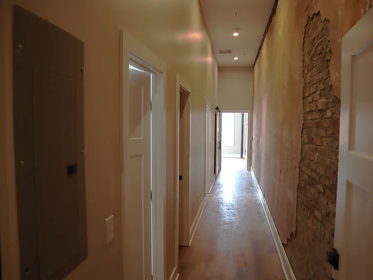 128 N Water Ave — Photo 29