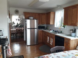 17 Spruce Ave, Narragansett, RI 02882