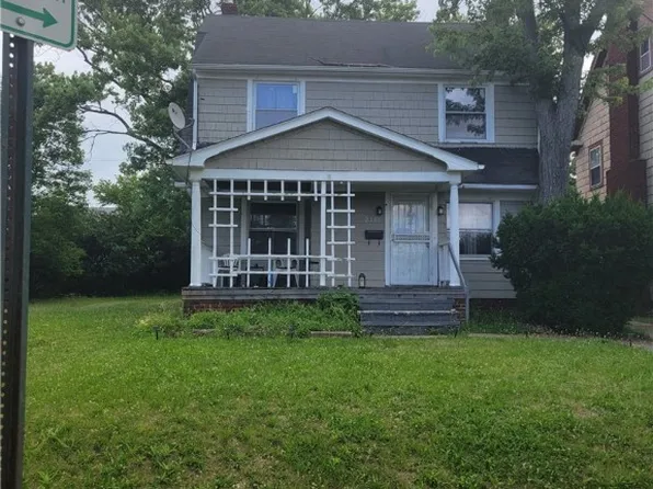 2111 Goodnor Rd, Cleveland Heights, OH 44118