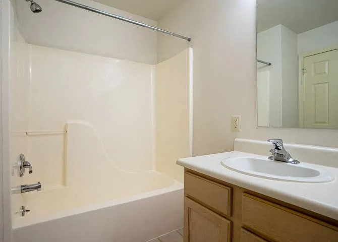 Webster Woods Townhouse Apartments — Photo 43