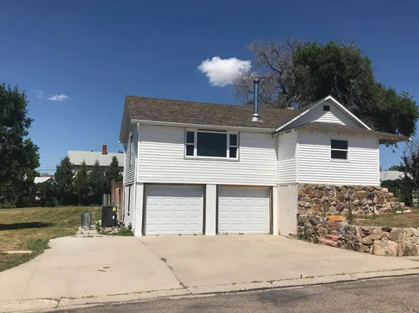 432 Copper Ave, Lusk, WY 82225