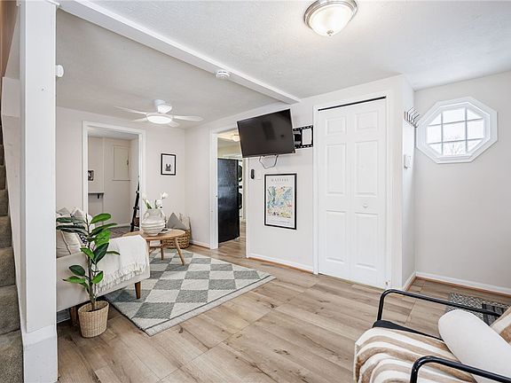 3rd image of 131 Mosley Rd