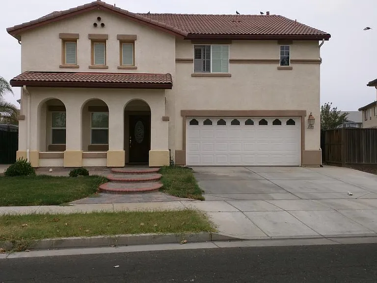 2599 S Fallbrook Dr — Photo 1