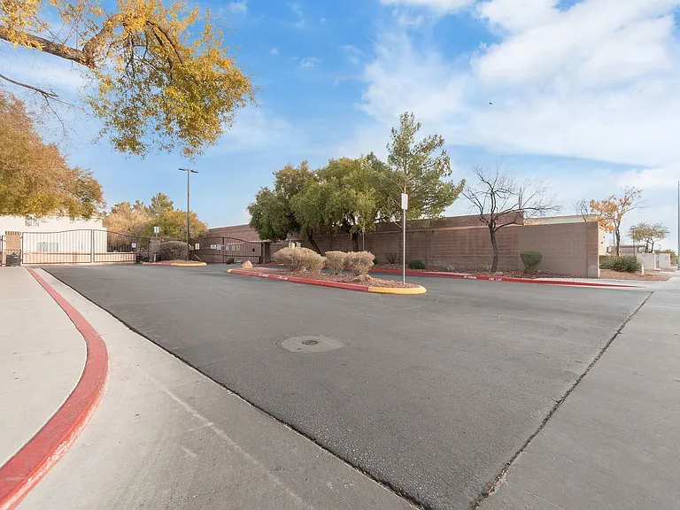 3211 Sunrise Cove Ave — Photo 30