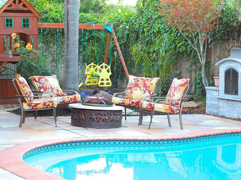 5685 Abington Dr — Photo 9
