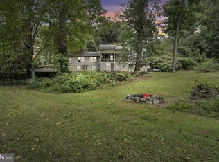 2423 Schoolhouse Rd, Middletown, PA 17057