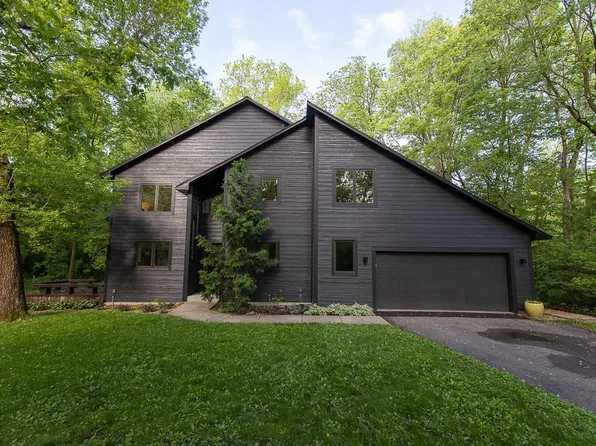 1145 Woodland Trl, Northfield, MN 55057