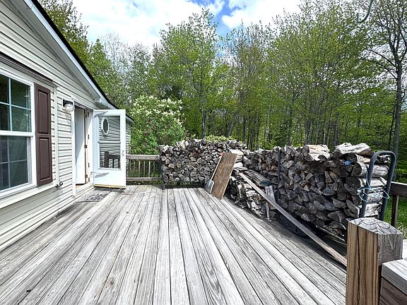3rd image of 19 Tracy Road